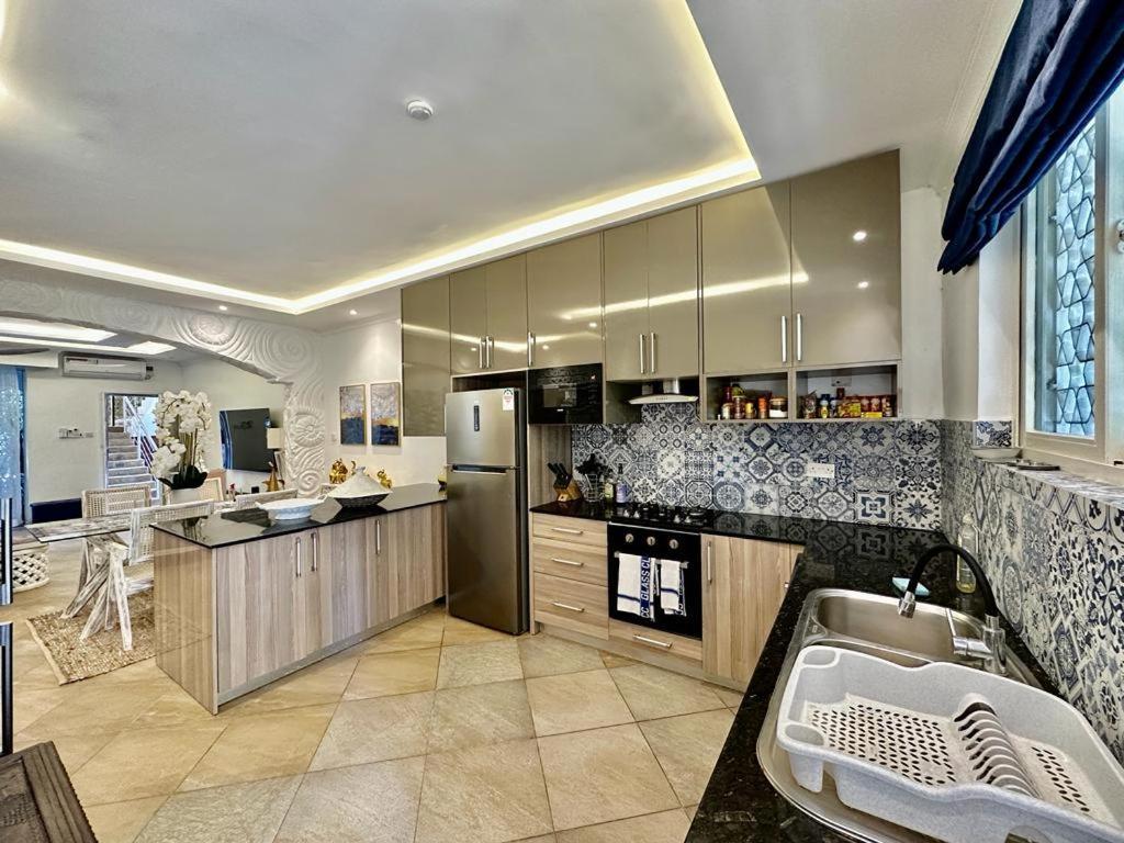 Amani Luxury Apartments Mombasa Exterior photo